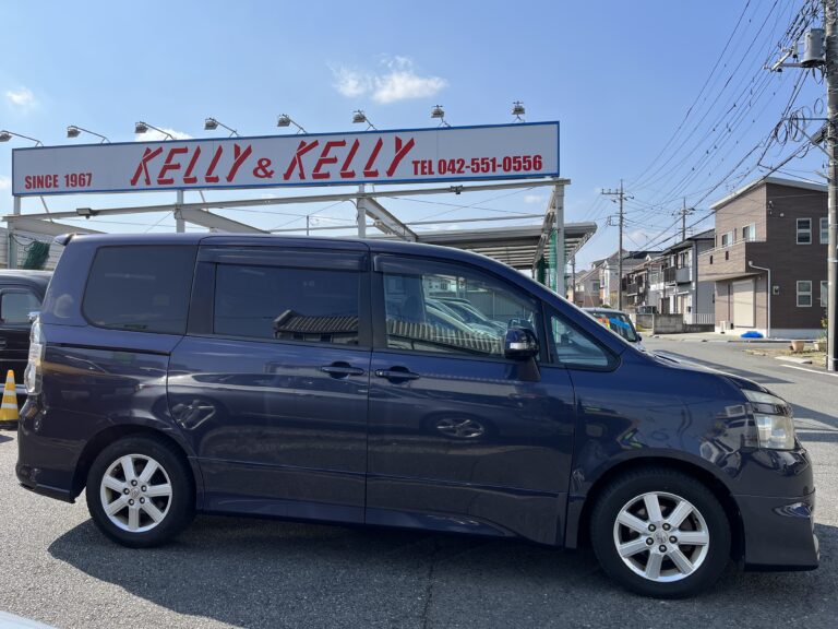 2008 Toyota Voxy Kelly & Kelly